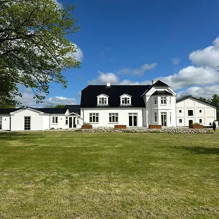 Estate In Calm Nature بيت للعطل Sorø